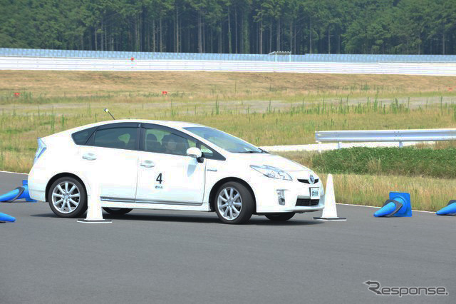 e燃費チャレンジ 2010 in 袖ヶ浦フォレストレースウェイ イベントの模様