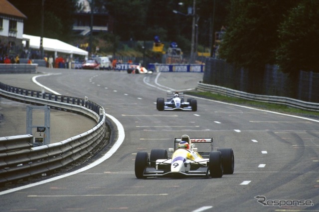 1992年、国際F3000、スパ。後ろはデイビッド・クルサード