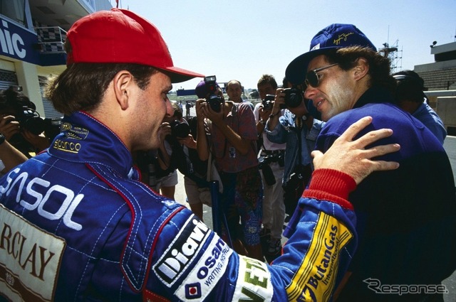 セナ(向かって右)と。1993年南アフリカGP。バリチェロはリタイアに終わる