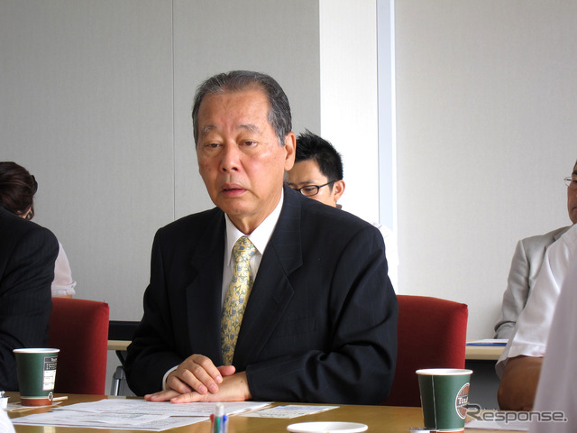 電気自動車普及協議会会長 福武總一郎氏