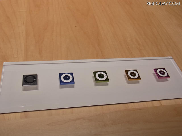 非常に小型のiPod shuffle 非常に小型のiPod shuffle
