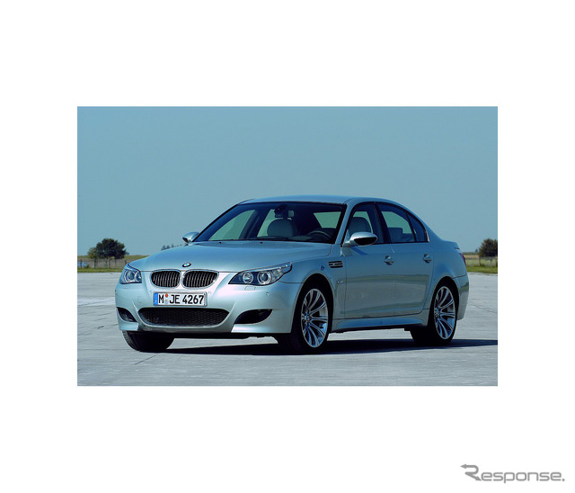 BMW M5(E60型、2004年)