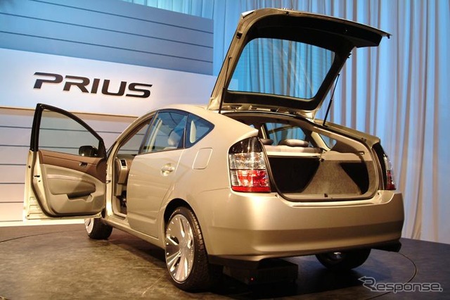 【新聞ウォッチ】ダイムラーと軽自動車を開発する三菱の狙いは?