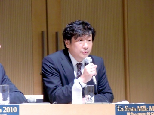 記者会見（9日、東京）