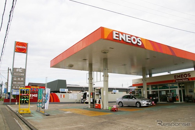 急速充電器が設置されているENEOSスタンド(品田商会)