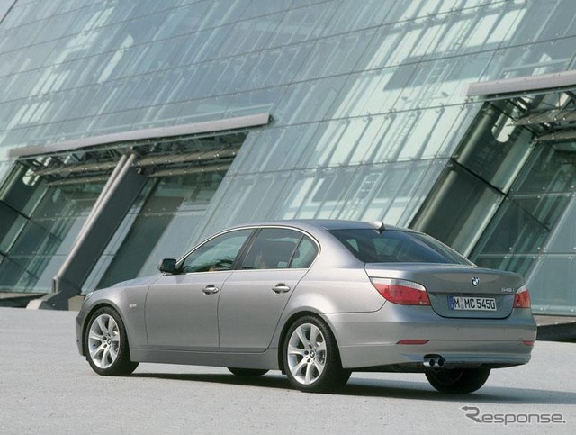BMW『5シリーズ』に追加---7シリーズと同じエンジン