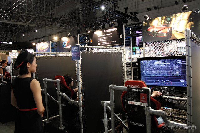 体験筐体（画像は東京ゲームショウ2010）