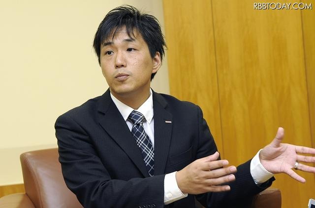 「『ブラウザ連携』により、従来の通販サイトでは判断できなかった商品のサイズや形状が、自分の部屋に居ながらにして、さまざまな角度から感覚的に確認できるようになります」 「『ブラウザ連携』により、従来の通販サイトでは判断できなかった商品のサイズや形状が、自分の部屋に居ながらにして、さまざまな角度から感覚的に確認できるようになります」