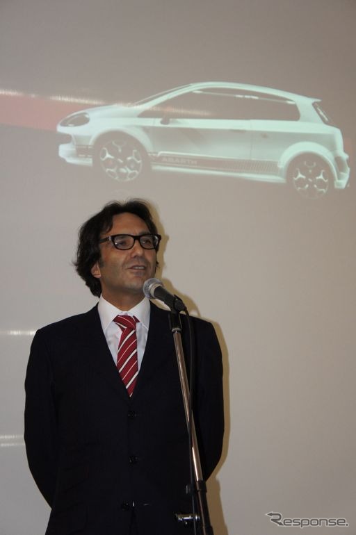 フィアット グループ オートモービルズ社のアバルト事業本部長アントニーノ・ラ バーテ氏が初来日