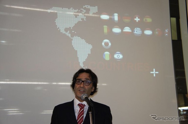 フィアット グループ オートモービルズ社のアバルト事業本部長アントニーノ・ラ バーテ氏が初来日