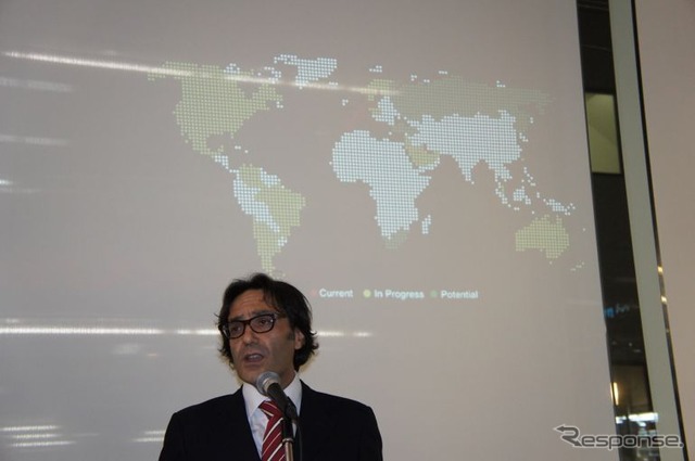 フィアット グループ オートモービルズ社のアバルト事業本部長アントニーノ・ラ バーテ氏が初来日