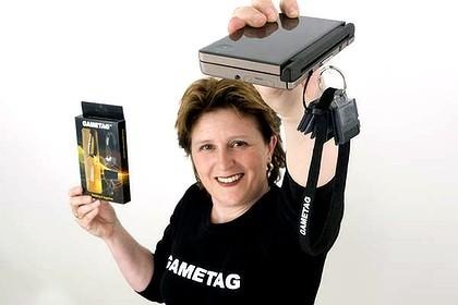 ニンテンドーDSのゲームをなくさない新発明、オーストラリアのママが開発 ニンテンドーDSのゲームをなくさない新発明、オーストラリアのママが開発