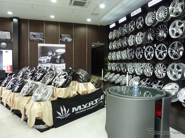 タイヤ&ホイール館フジ スペシャルブランド 四日市店