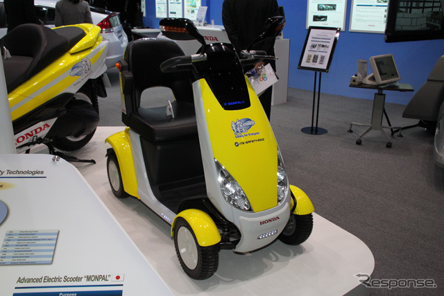 ホンダが毎回ITSで展示を続けている「モンパル」のASV4対応車。緊急時のヘルプ信号なども発信できる