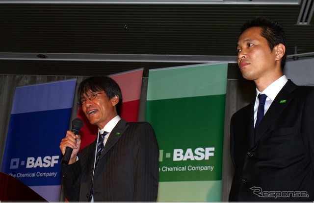 BASFコーティングスジャパン 自動車補修・車両塗装本部 テクニカルセールスサポート マネージャーの上久保和広さん(左)と技術部の門傳真木人さん