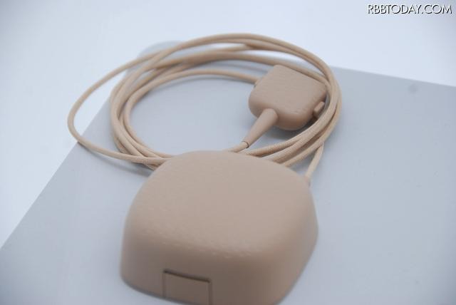 「パトリシア・ウルキオラモデル」の充電器 「パトリシア・ウルキオラモデル」の充電器