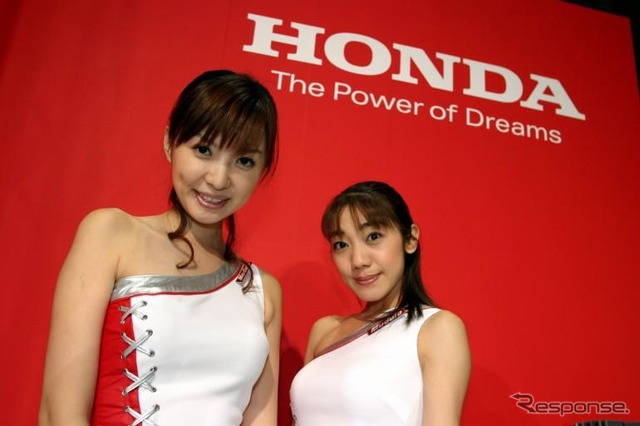 【オートギャラリー2003写真蔵】あの娘の笑顔に会える!