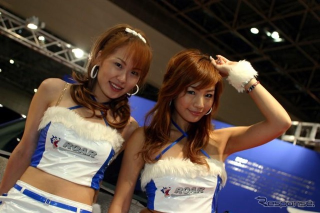 【オートギャラリー2003写真蔵】クルマもいいけどコンパニオンもね!　