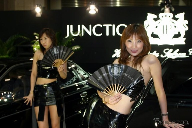 【オートギャラリー2003写真蔵】クルマもいいけどコンパニオンもね!　