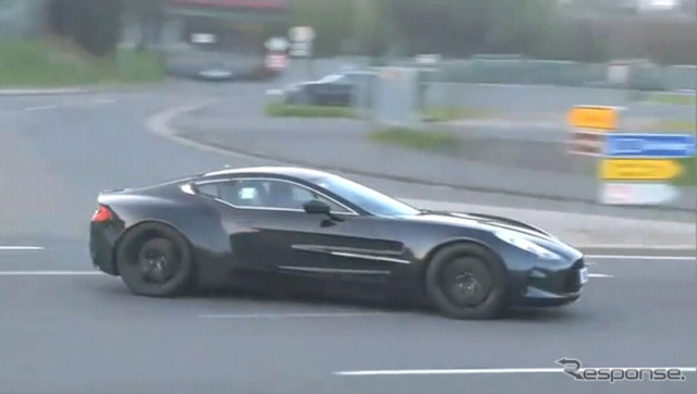 One-77のニュルブルクリンク走行シーン