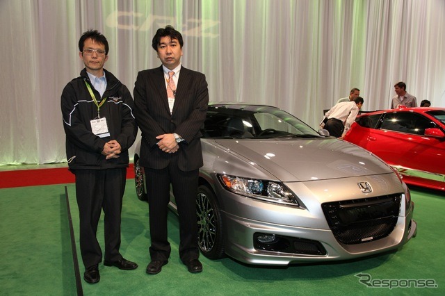 無限ブランドパーツの開発、販売を行っているM-TEC商品事業部小嶋章弘氏と大沼範昭氏