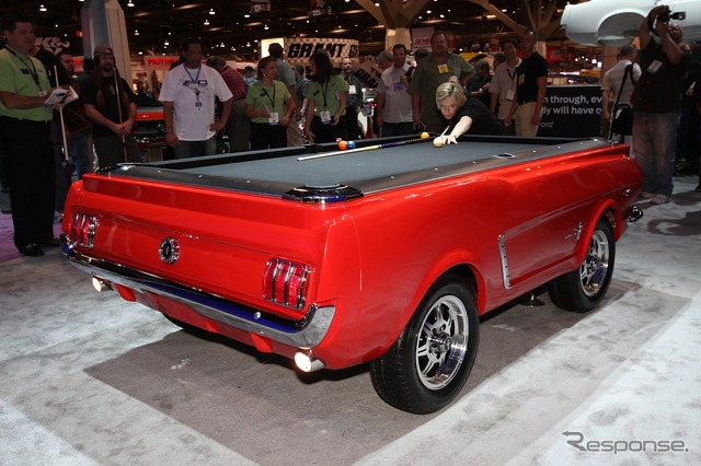1965年型マスタング・プールテーブル