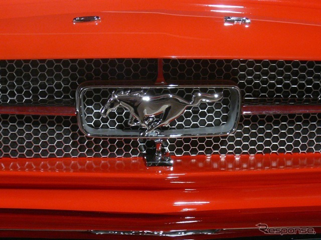 1965年型マスタング・プールテーブル