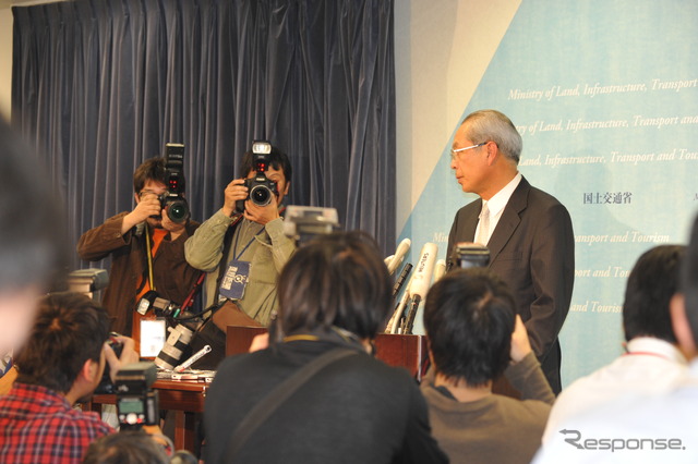 鈴木久泰長官（5日、撮影＝中島みなみ）