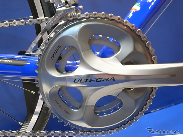 イタリアの自転車メーカーGIOS(ジオス)は「ジオスブルー」のバイクを展示