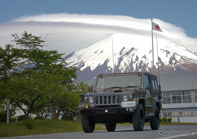 陸上自衛隊 1/2tトラック