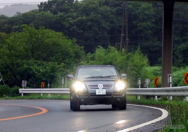 プレミアムSUV・VW『トゥアレグ』---オン/オフ走りの写真蔵