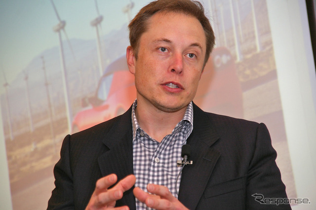 イーロン・マスクCEO（12日・ショールームオープンイベントにて）