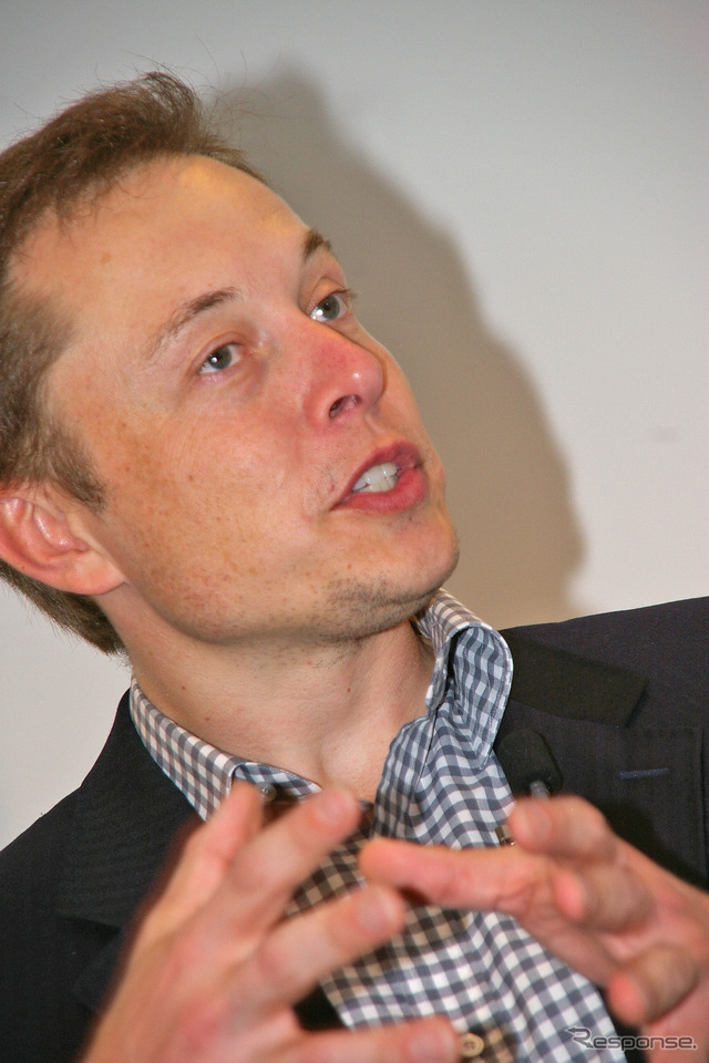 イーロン・マスクCEO（12日・ショールームオープンイベントにて）