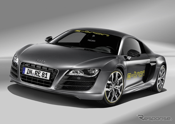 R8 eトロン クワトロ