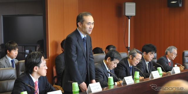 冒頭で挨拶に立った国土交通省・河田守弘自動車情報課長 撮影=中島みなみ