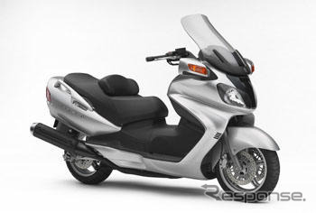大型スクーター『スカイウェイブ650』の走行安定性などを向上---スズキ