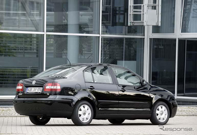 【フランクフルトショー2003出品車】VW『ポロ・セダン』……お尻
