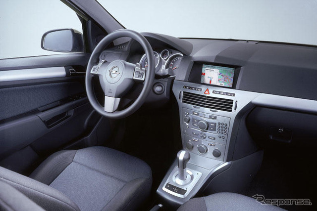 【フランクフルトショー2003出品車】新型オペル『アストラ』のインテリア