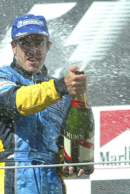 【F1ハンガリーGP写真蔵】最年少優勝アロンソにチームも熱狂