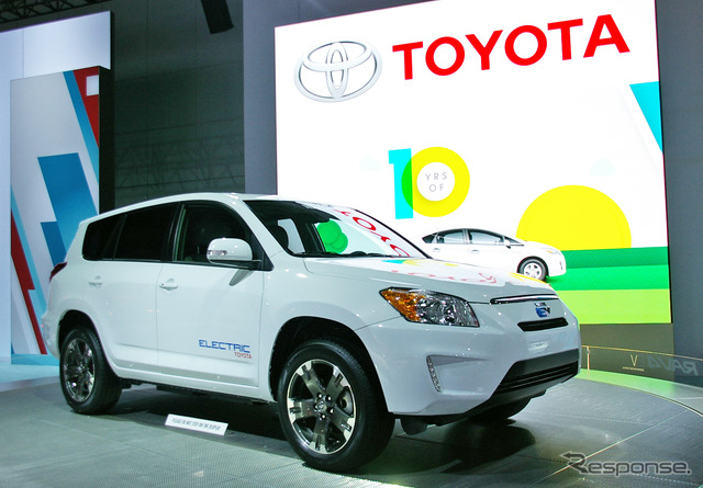 トヨタ RAV4 EV