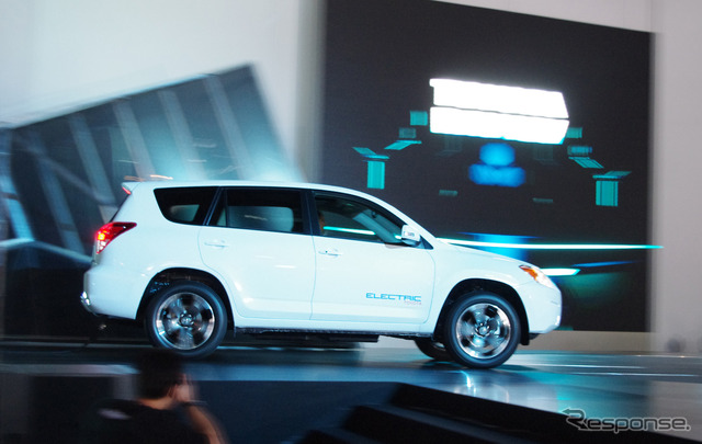 トヨタ RAV4 EV