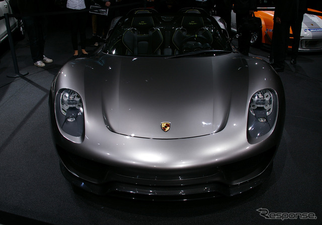 ジュネーブモーターショーで披露された918スパイダー