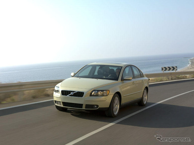 【フランクフルトショー2003出品車】新型ボルボ『S40』で拡大