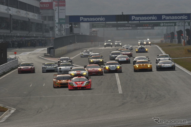 スーパーGT300決勝(1)のスタート