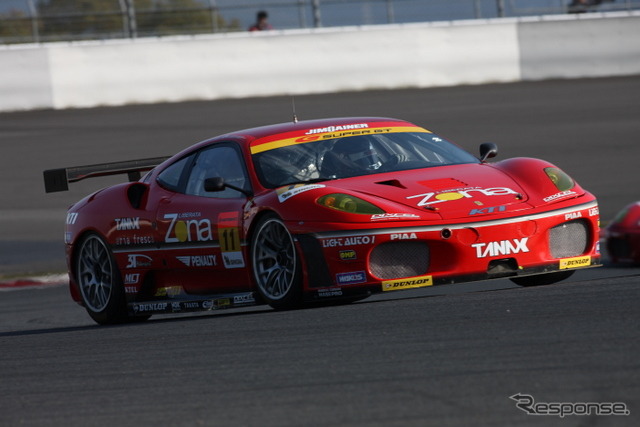 GT300総合優勝のJIMGAINER CIXCEL DUNLOP F430