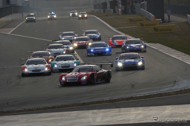 スーパーGT500の決勝(1)スタート
