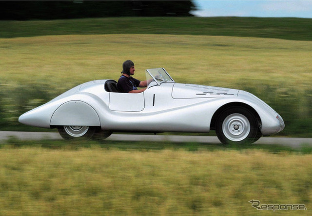 アウディが65年前の名車を復元