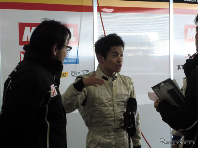 2010年のFニッポン新人王・山本尚貴は今回、無限チームからのテスト参加(シーズンはナカジマ所属)。無限はSUPER GTでの所属チームだけに、コミュニケーションはバッチリだろう。初日、2番手タイムをマーク