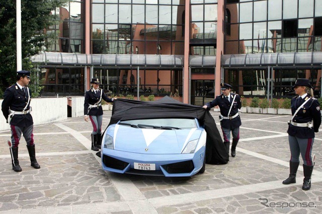 ガヤルドのイタリア交通警察仕様納車式、2008年