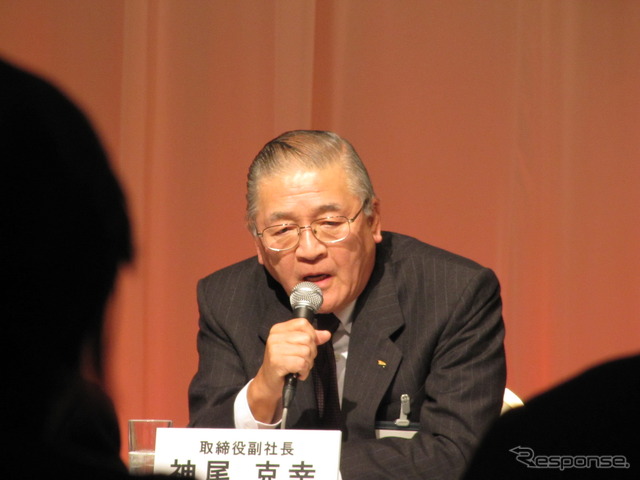 新型「ムーブ」発表会